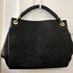 Authentic Louis Vuitton Artsy Empreinte Black Shoulder Bag